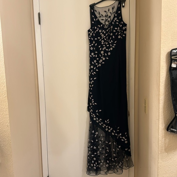 Stunning formal navy floor length gown Illusion back PROM ready - Picture 1 of 7